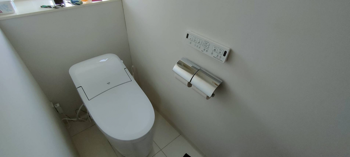 二宮トーヨー住器の【トイレの快適リフォーム】プレアスLSリトイレは他メーカーのトイレでも交換可能です！の施工後の写真1
