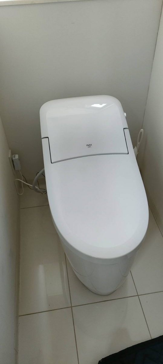二宮トーヨー住器の【トイレの快適リフォーム】プレアスLSリトイレは他メーカーのトイレでも交換可能です！の施工後の写真2