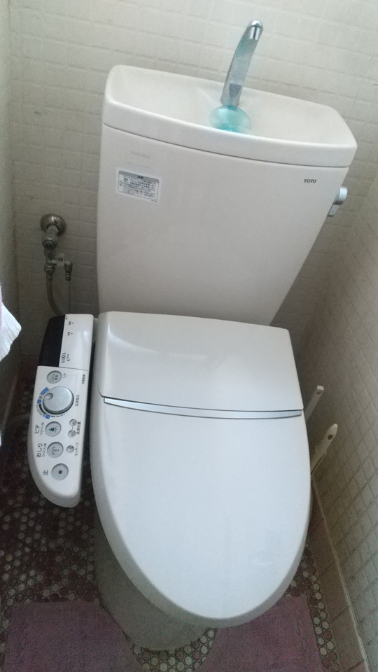 二宮トーヨー住器の【トイレリフォーム】節水効果絶大！　新しいおトイレで快適にの施工前の写真2