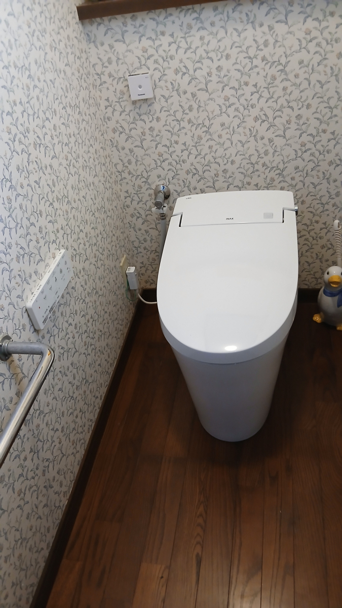 二宮トーヨー住器の【トイレリフォーム】最新トイレで快適な生活を！の施工後の写真1