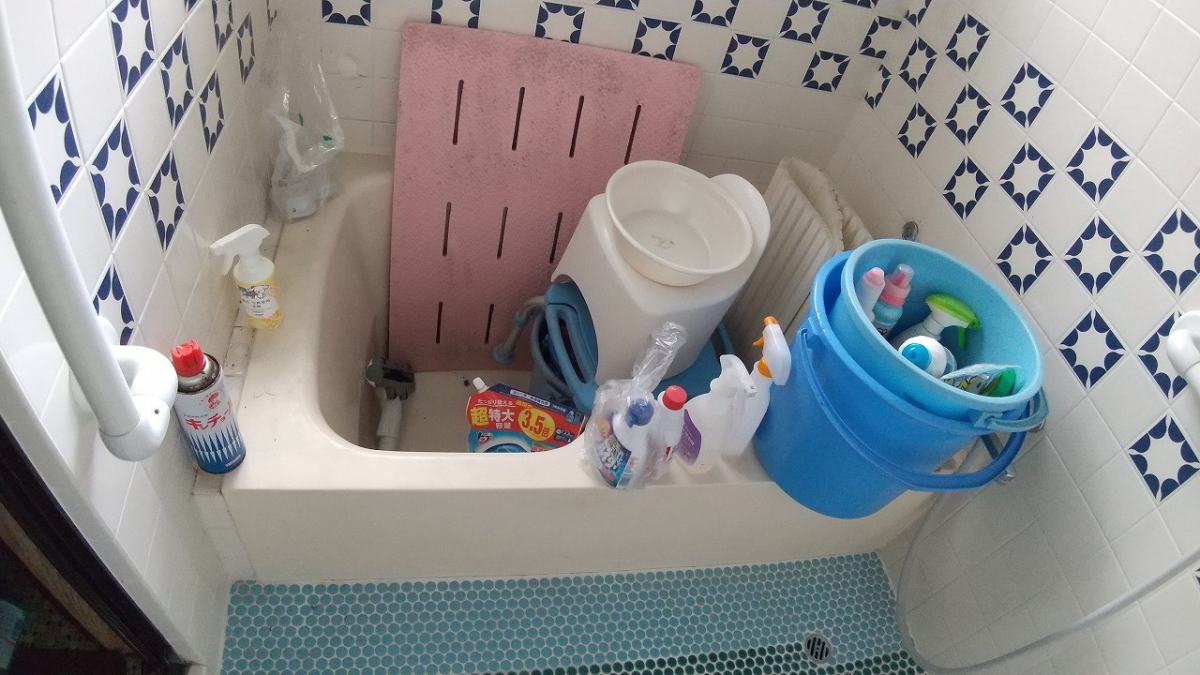 二宮トーヨー住器の【浴室リフォーム】綺麗なお風呂へ！汚れにくく、掃除しやすいお風呂【リデア】の施工前の写真2