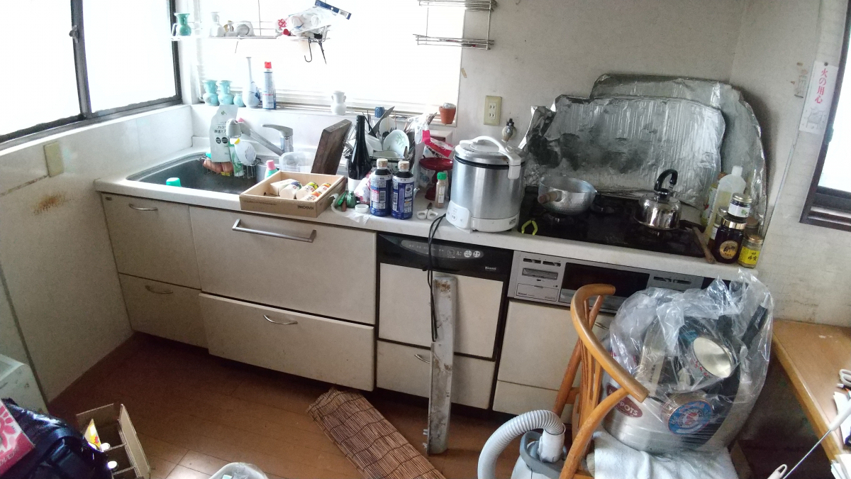 二宮トーヨー住器の【キッチンリフォーム】使いやすさを追求！便利なキッチン【シエラS】の施工前の写真2