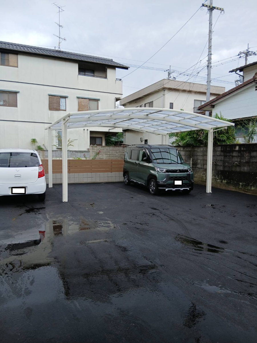 二宮トーヨー住器の【雨の日も安心🌞】LIXILカーポート「ネスカ」で快適な駐車スペースに✨の施工後の写真1