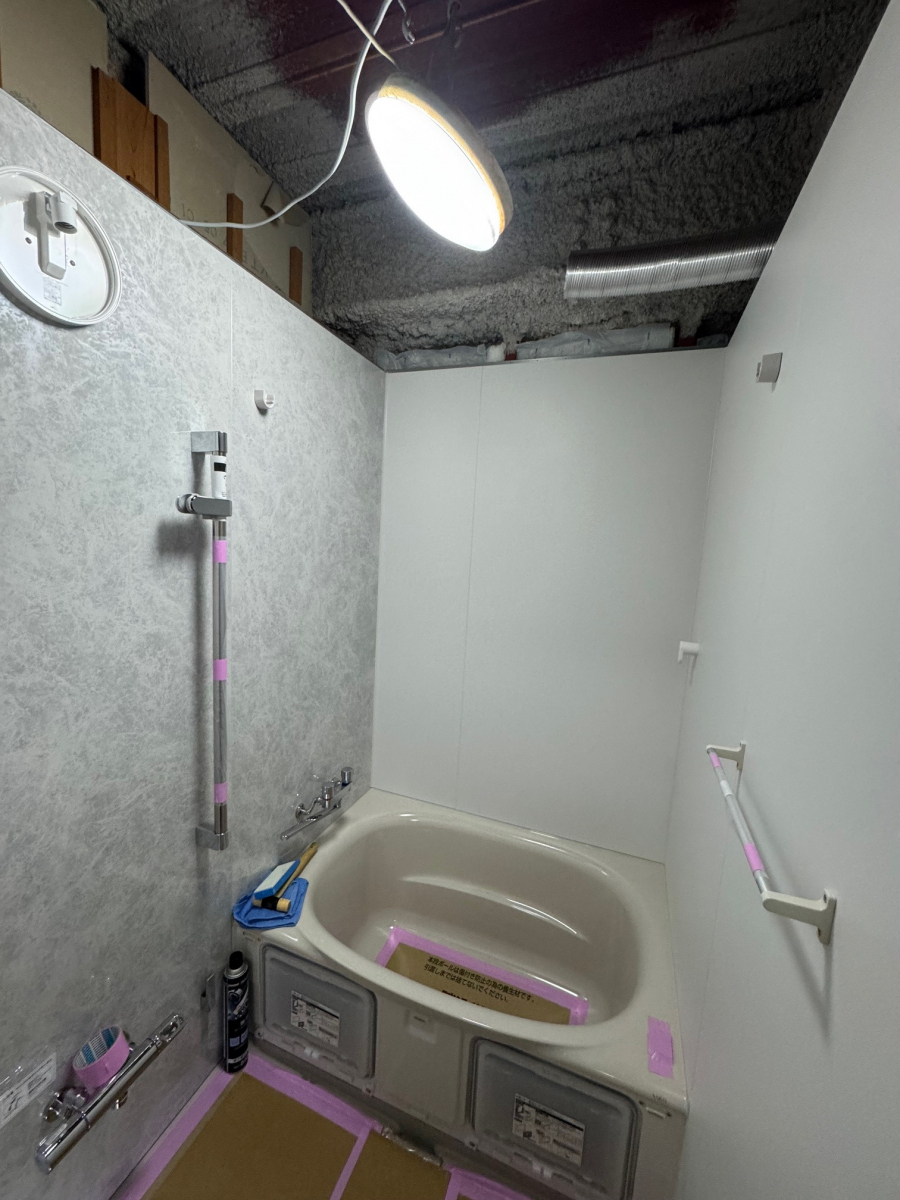 二宮トーヨー住器の【浴室リフォーム】浴室をシンプルに、使いやすさを意識したお風呂【リデア】の施工後の写真1