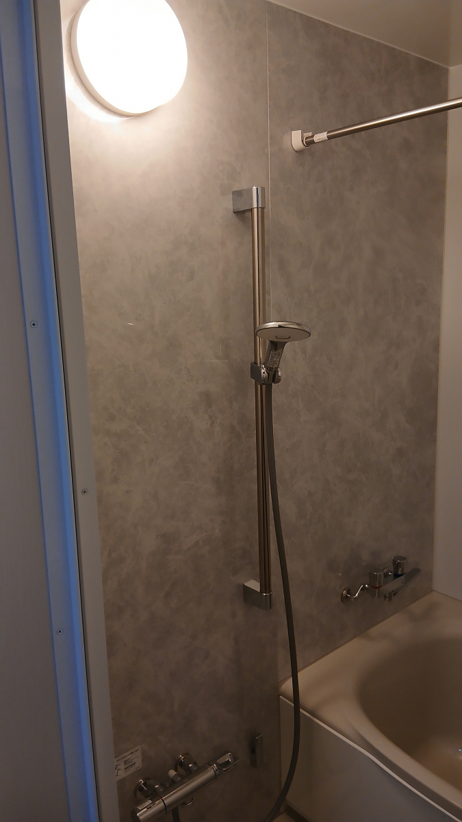 二宮トーヨー住器の【浴室リフォーム】浴室をシンプルに、使いやすさを意識したお風呂【リデア】の施工後の写真3