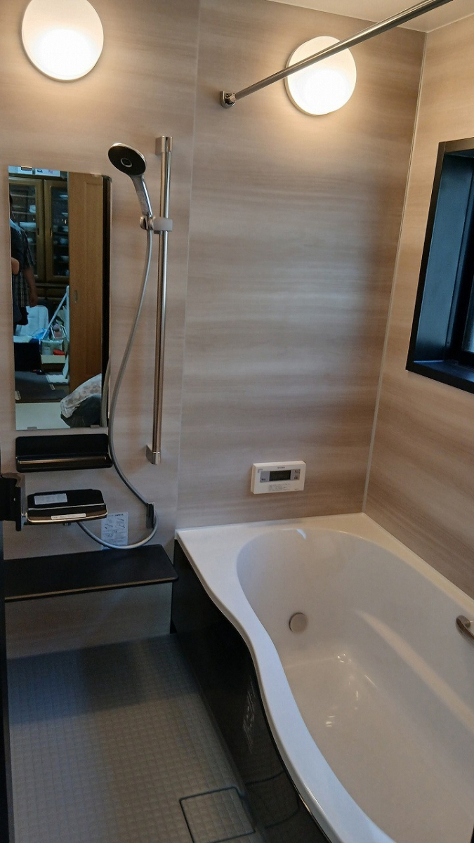 二宮トーヨー住器の【浴室リフォーム】断熱性向上であったか空間に！便利機能満載のお風呂へ【リデア】の施工後の写真1