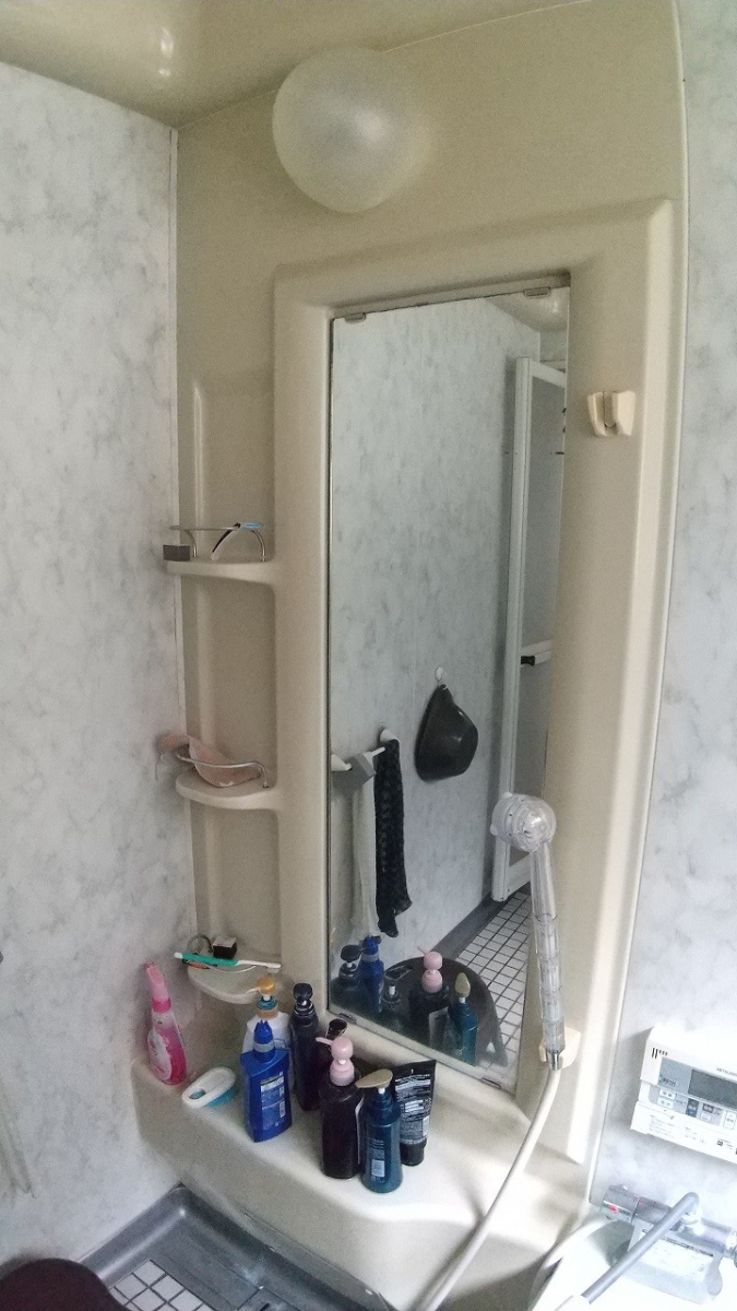 二宮トーヨー住器の【浴室リフォーム】断熱性向上であったか空間に！便利機能満載のお風呂へ【リデア】の施工前の写真1