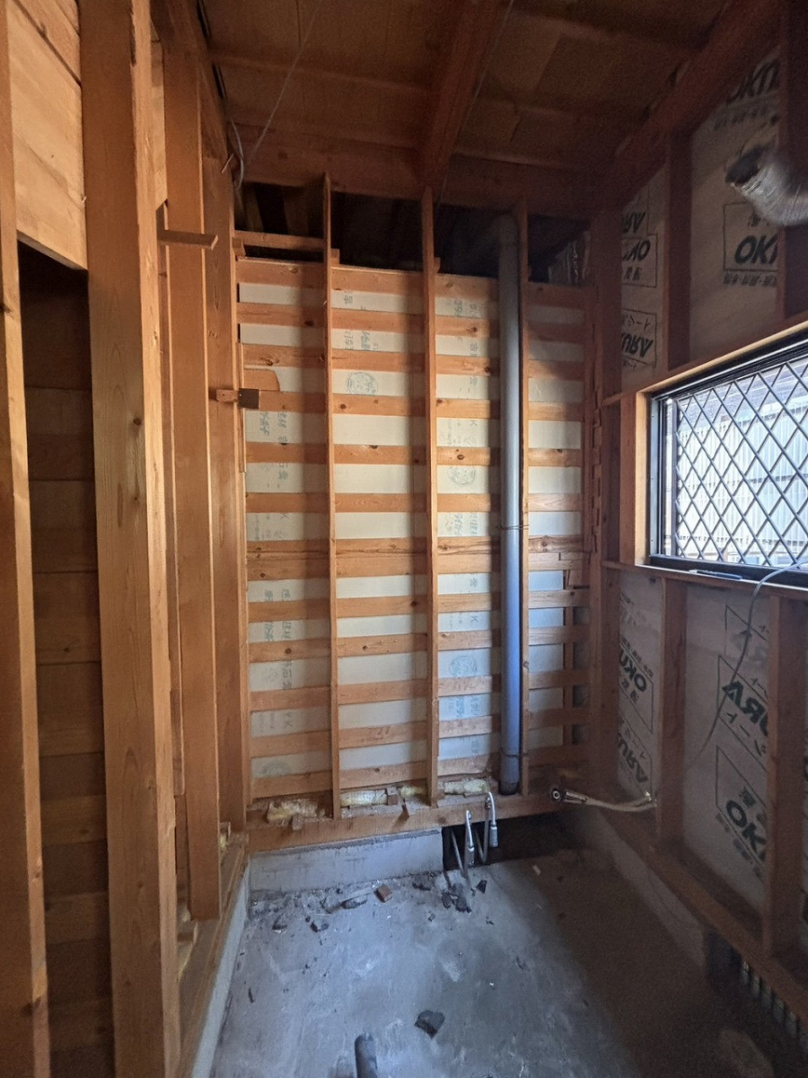 二宮トーヨー住器の【浴室リフォーム】断熱性向上であったか空間に！便利機能満載のお風呂へ【リデア】の施工前の写真3