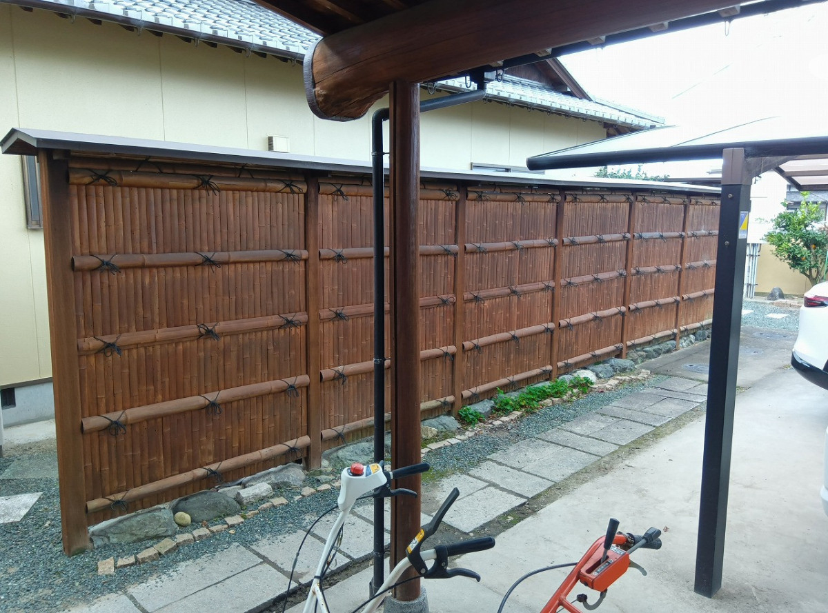 二宮トーヨー住器の【施工事例】和の趣を守りながら美しく再生｜竹垣フェンス交換工事🐼の施工前の写真3