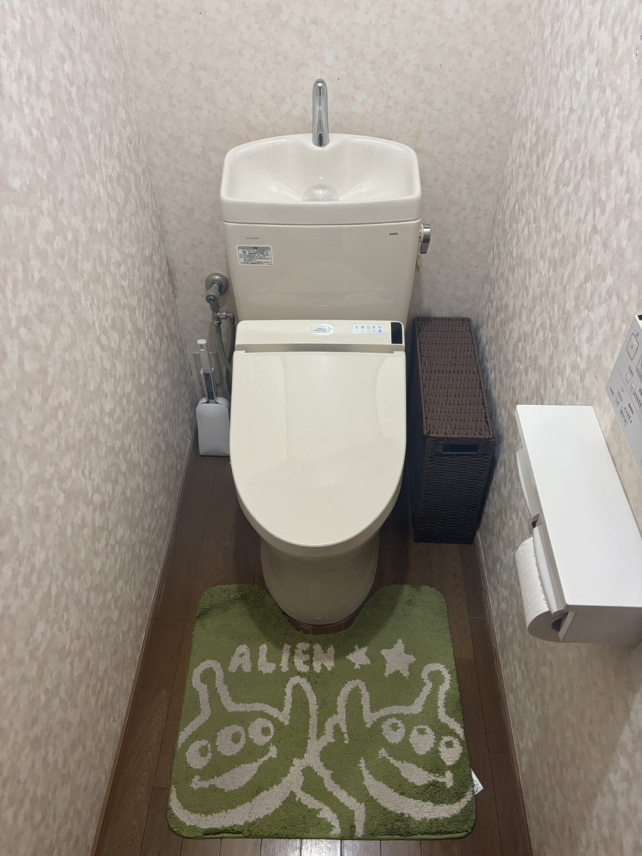 二宮トーヨー住器の【サティスS】多機能なトイレで快適な生活を【リトイレ】の施工前の写真2