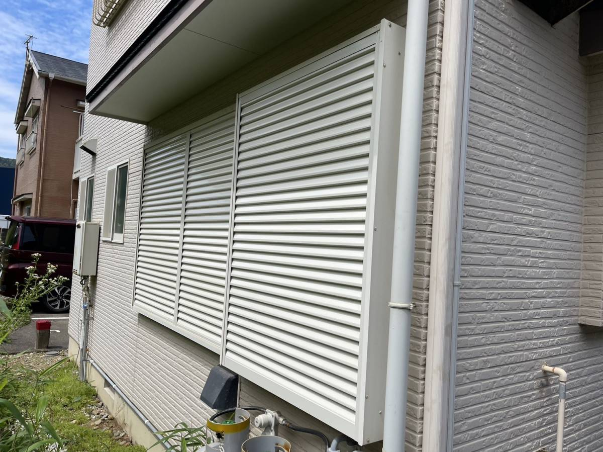 山本サッシ店 東紀州の雨季によく有る工事です‼︎〜鏡板と雨戸を新調‼️の施工後の写真1