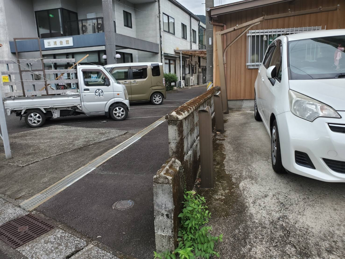 山本サッシ店 東紀州の台風被害編‥続きます💦 カーポート🚗 《仲塗装店様現場》の施工前の写真2