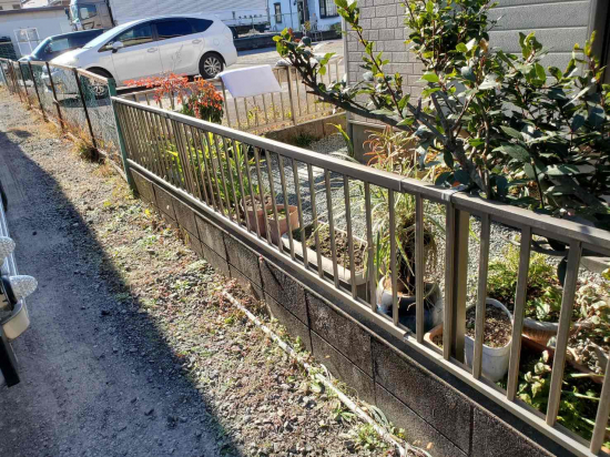 山本サッシ店 東紀州のお任せ下さい‼廃盤したフェンスも加工して取り替えます‼施工事例写真1