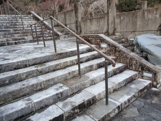 山本サッシ店 東紀州の石の階段を安心に‼️ 《太田工務店様現場》施工事例写真1