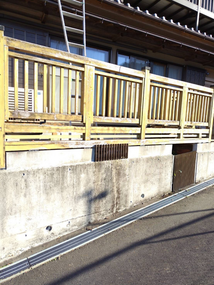 山本サッシ店 東紀州の木製をアルミ製に交換しました‼︎ 《世古建築様現場》の施工前の写真1