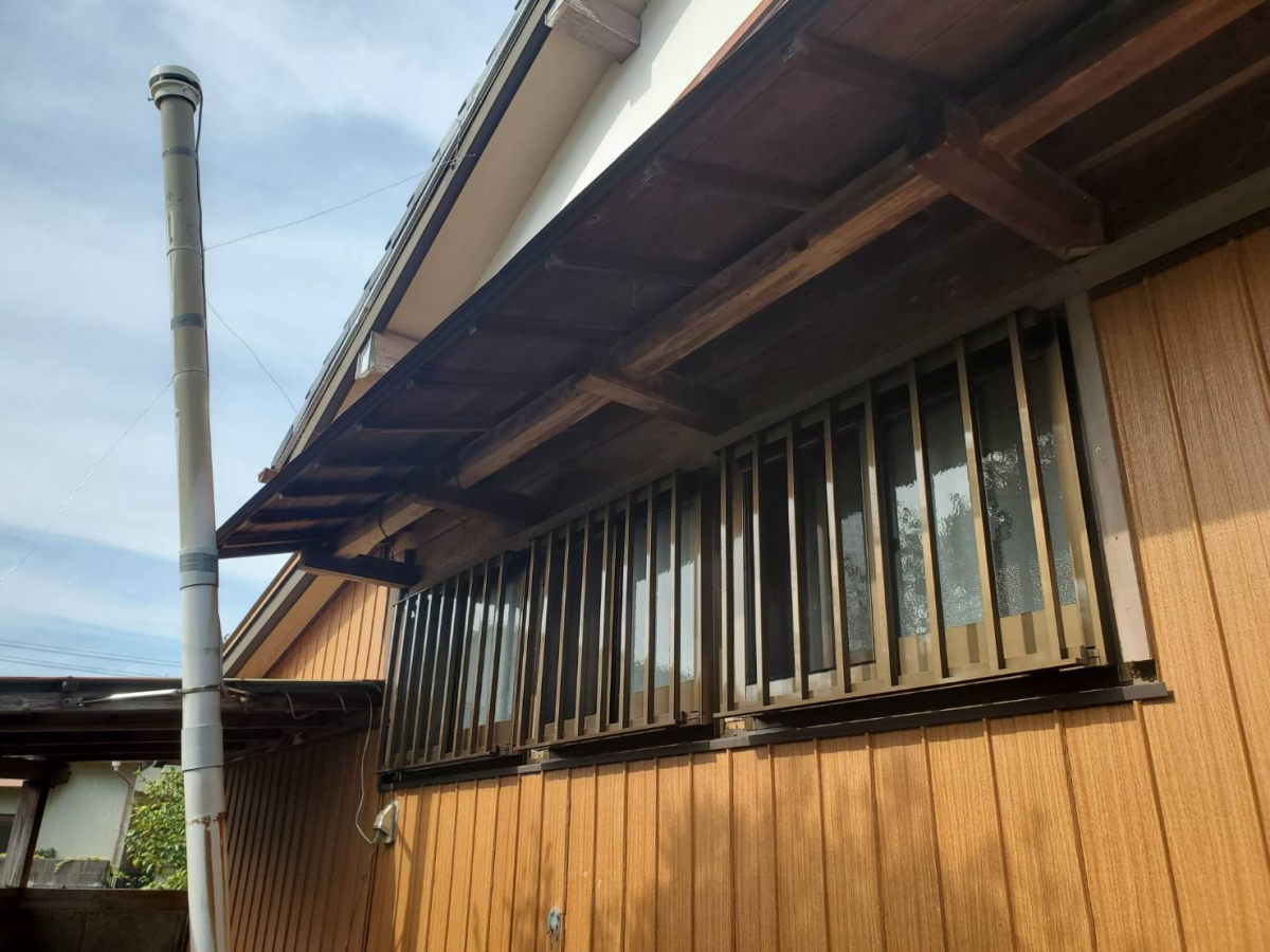 山本サッシ店 東紀州の木製窓をアルミ窓に交換🪟の施工後の写真1