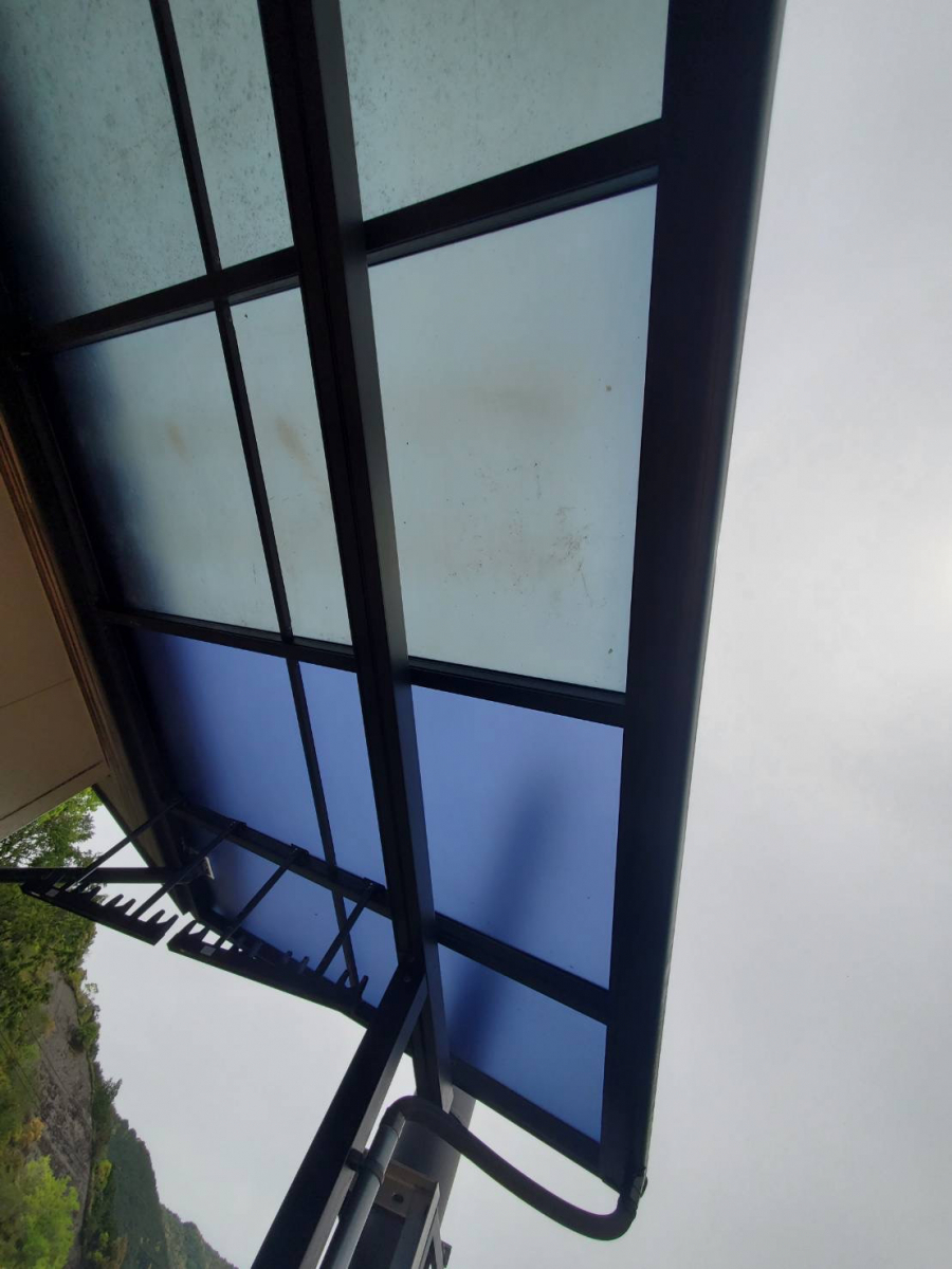 山本サッシ店 東紀州のテラス屋根のポリカの取替工事 《八原板金様現場》の施工後の写真1