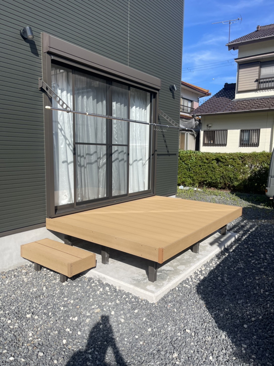 山本サッシ店 東紀州のお家にデッキはいかがですか? ㈱アサヒ住宅様現場の施工後の写真1