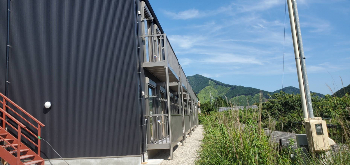 山本サッシ店 東紀州の《ベランダ》二階建て仕様のベランダです‼︎ 塩谷組様現場の施工前の写真1