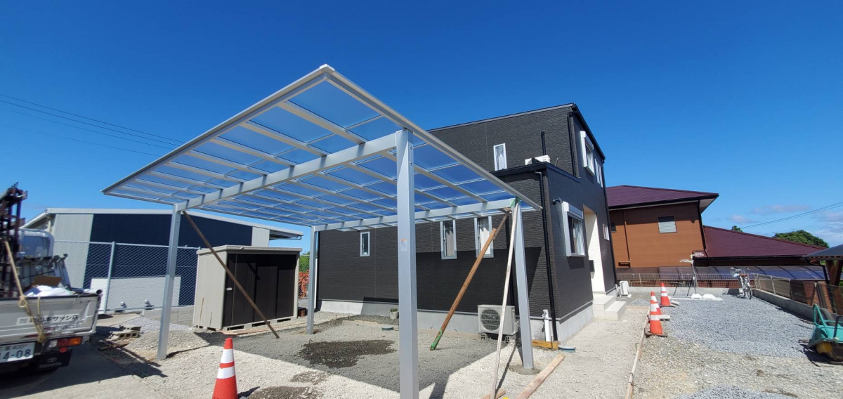 山本サッシ店 東紀州の《カーポート》2台用のカーポートを施工しました‼︎ アサヒ住宅様現場の施工前の写真1