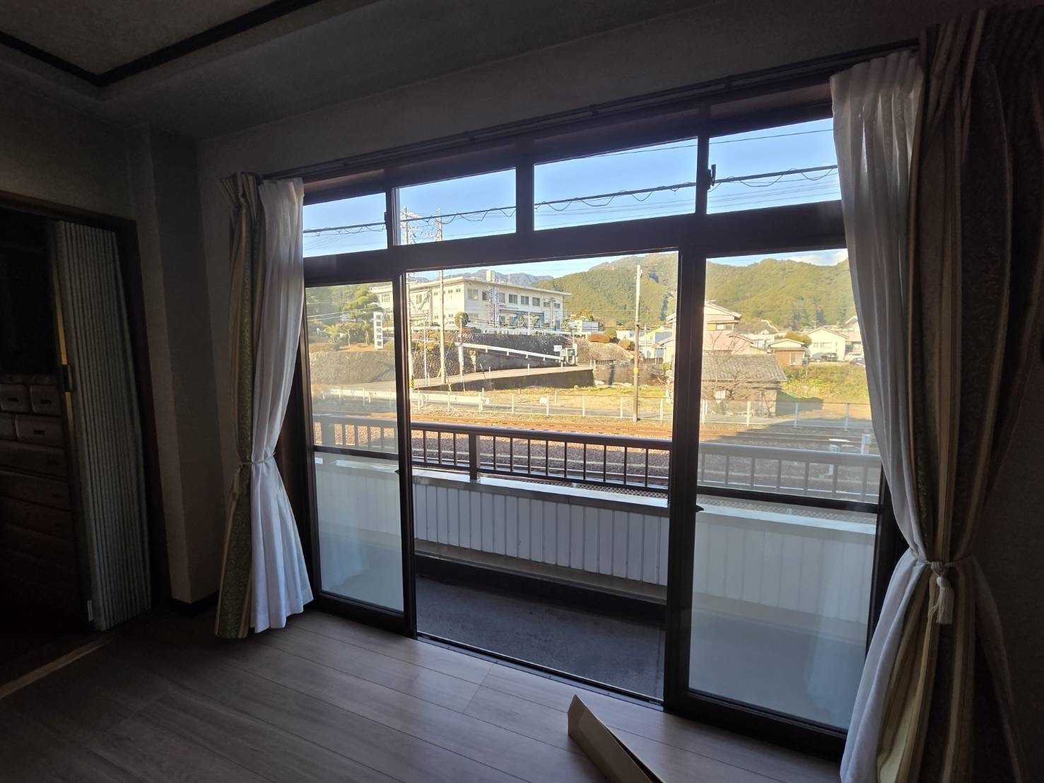 山本サッシ店 東紀州の省エネリフォーム🪟開口部に内窓設置‼️の施工前の写真2