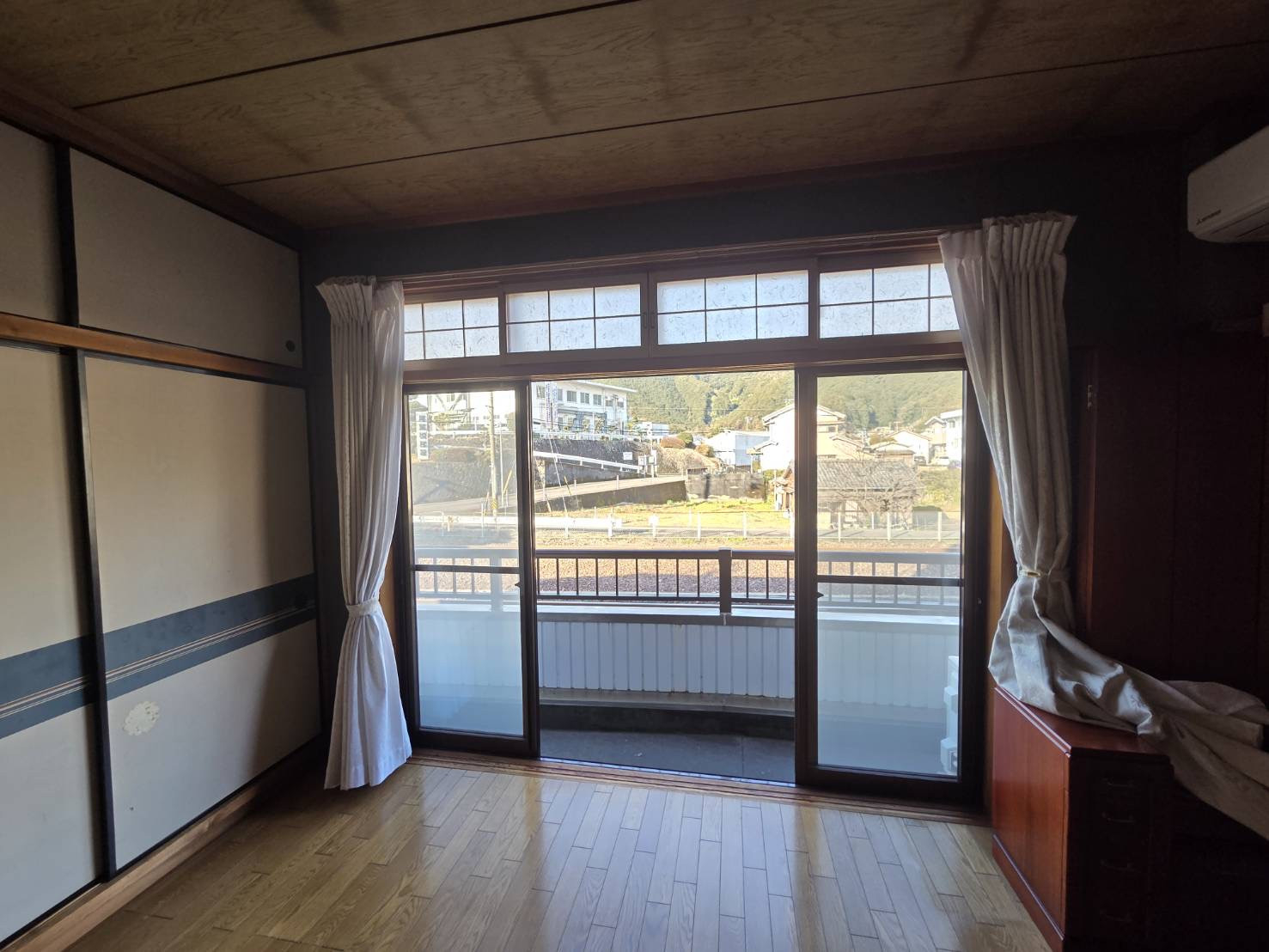 山本サッシ店 東紀州の省エネリフォーム🪟開口部に内窓設置‼️の施工前の写真3