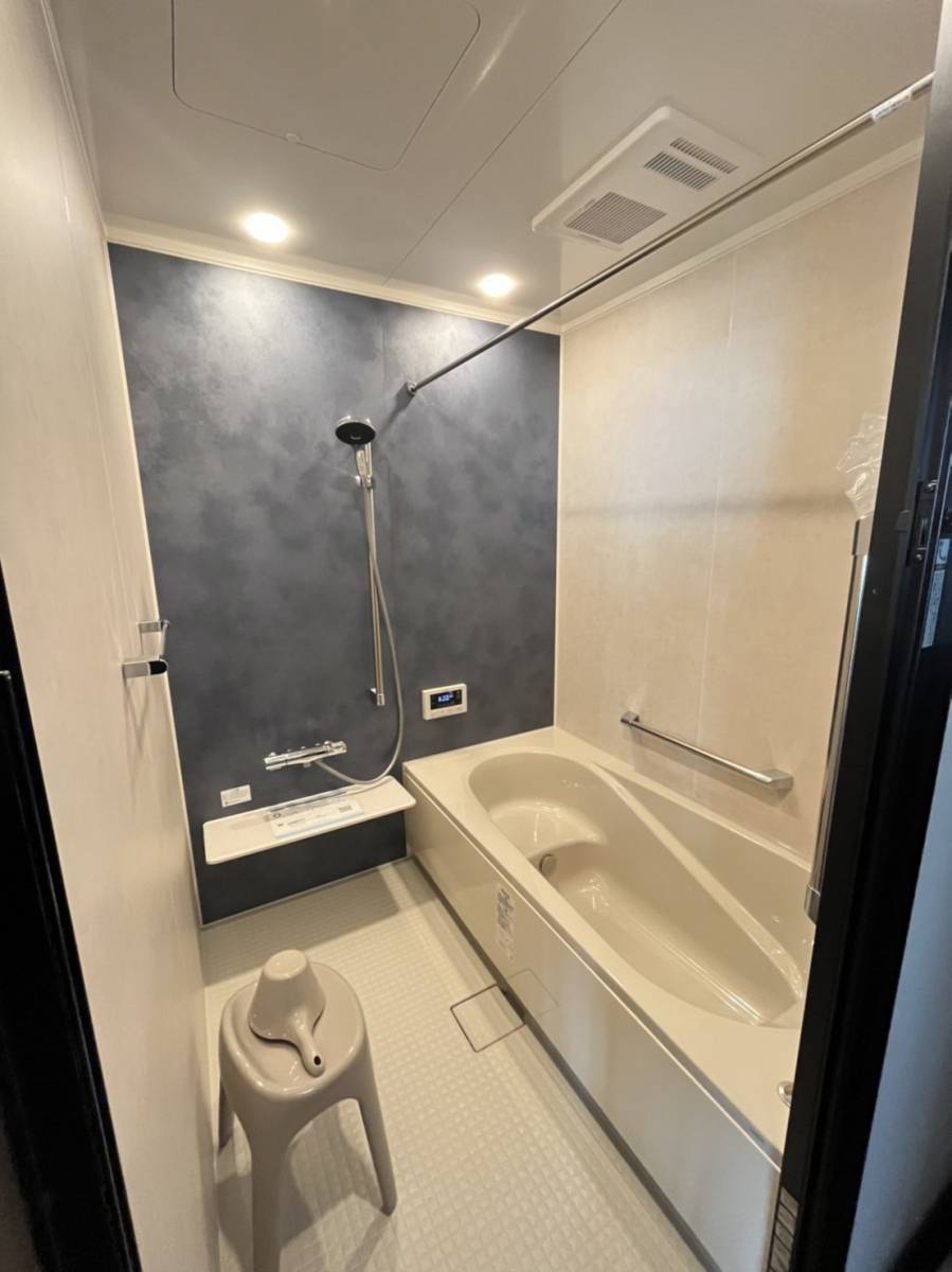 ファン・ライフ リフォームの浴室リフォーム！冷たいタイルのお風呂から施主も大満足のあたたかユニットバスへの施工後の写真1