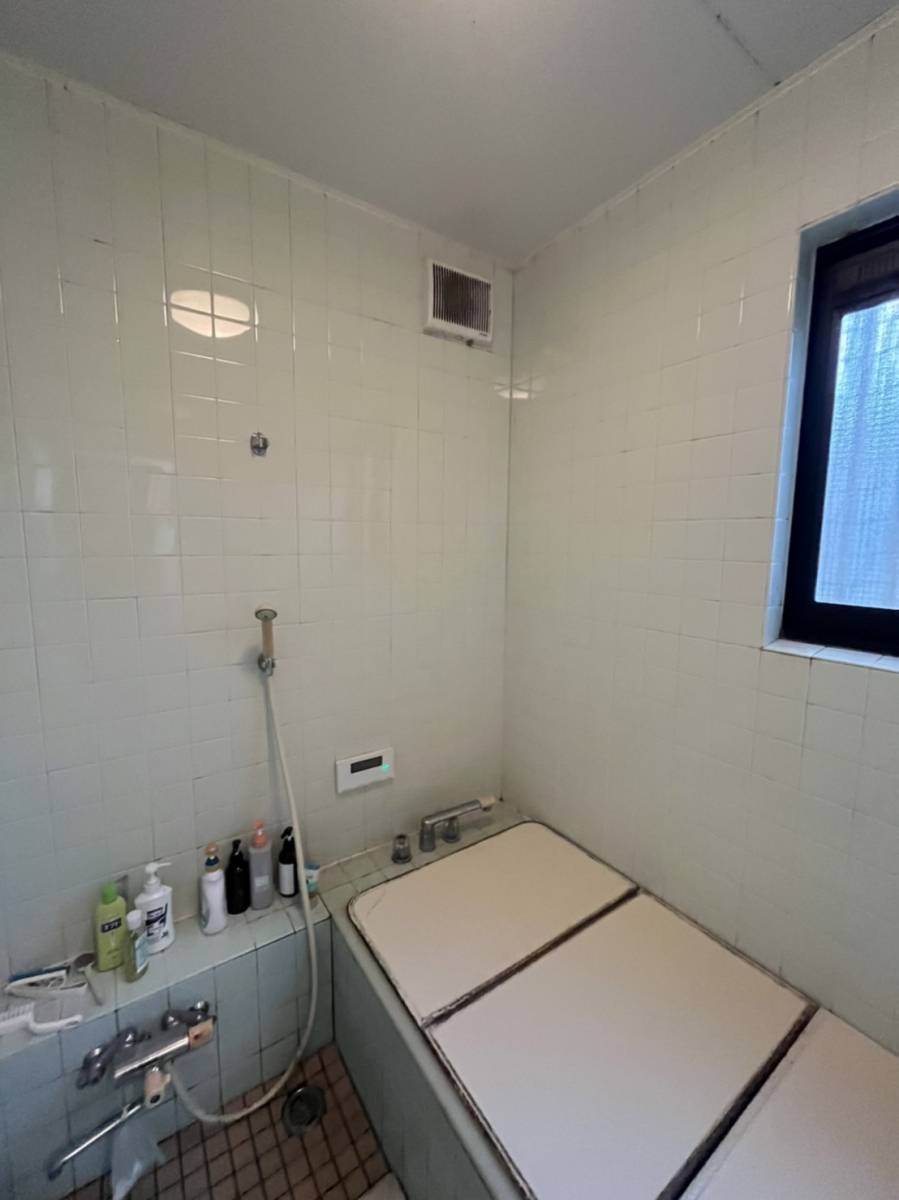 ファン・ライフ リフォームのタイルの浴室からシステムバスへ/お風呂リフォームビフォーアフター/施工例写真/群馬県リフォームの施工前の写真1