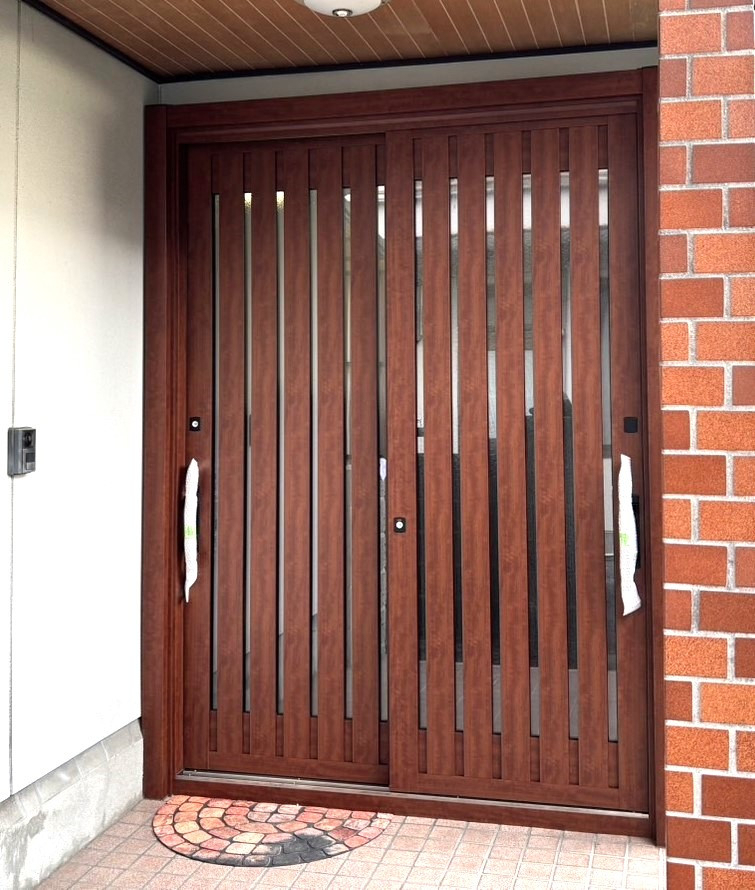 ワタヤサイズの1dayリフォーム玄関の施工後の写真1