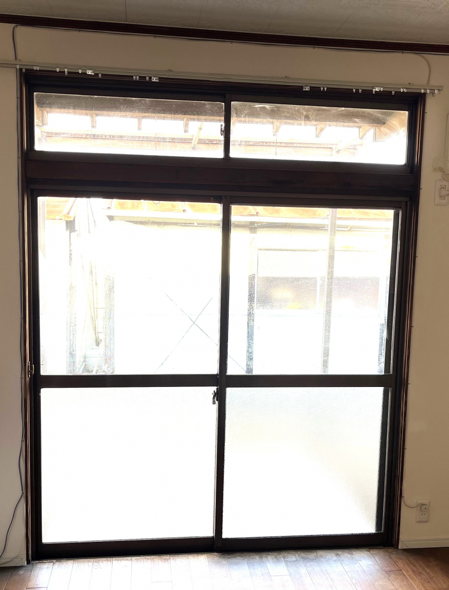 ワタヤサイズの窓の断熱対策、内窓設置。の施工前の写真1