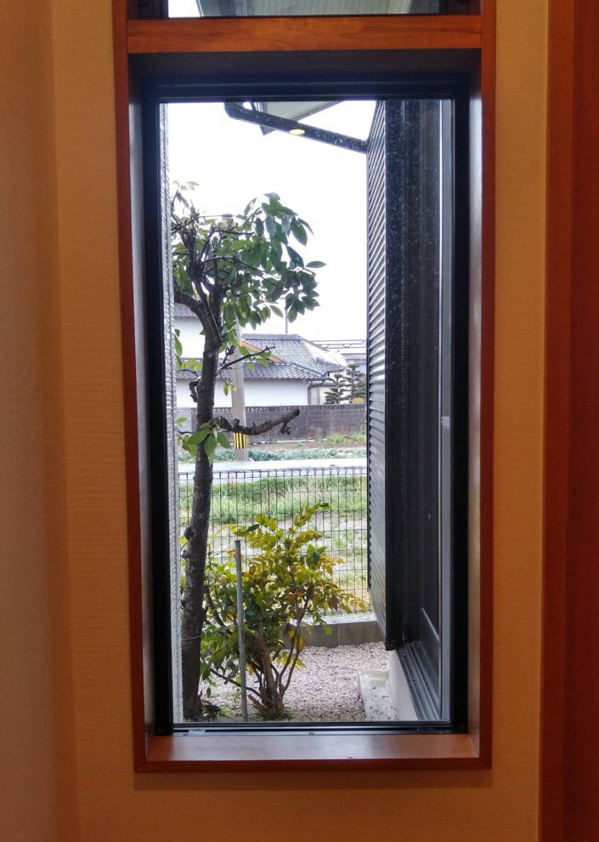 ワタヤサイズの内窓インプラスの施工前の写真1