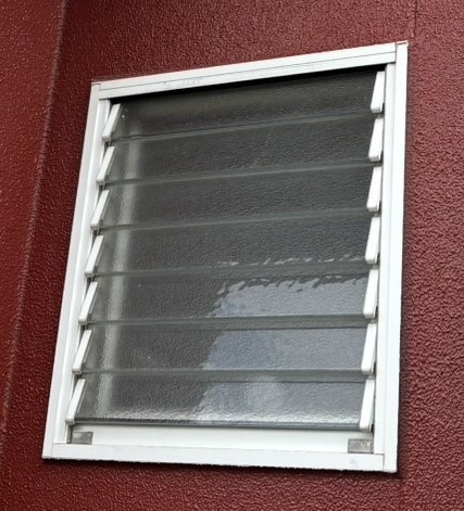 ワタヤサイズの窓リフォームで寿命が延びる？！の施工前の写真1