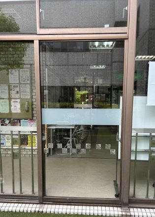 コダマサッシの網戸交換　　中帯付の施工前の写真1