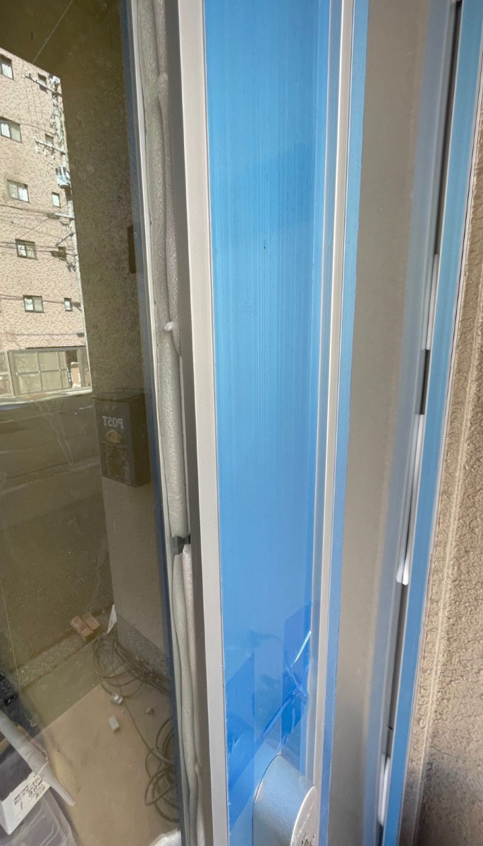 コダマサッシの玄関カバー工法の施工後の写真2