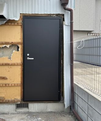 コダマサッシのドア　サッシ　取付の施工後の写真2