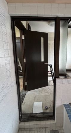 コダマサッシのカバー工法の施工前の写真1