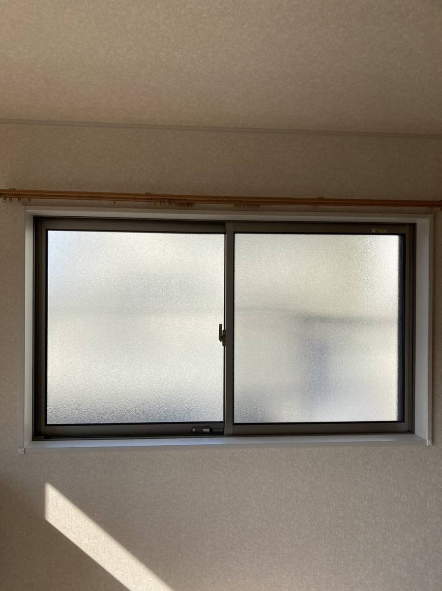 青梅トーヨー住器 上尾店の窓リフォーム　内窓　インプラスの施工前の写真1