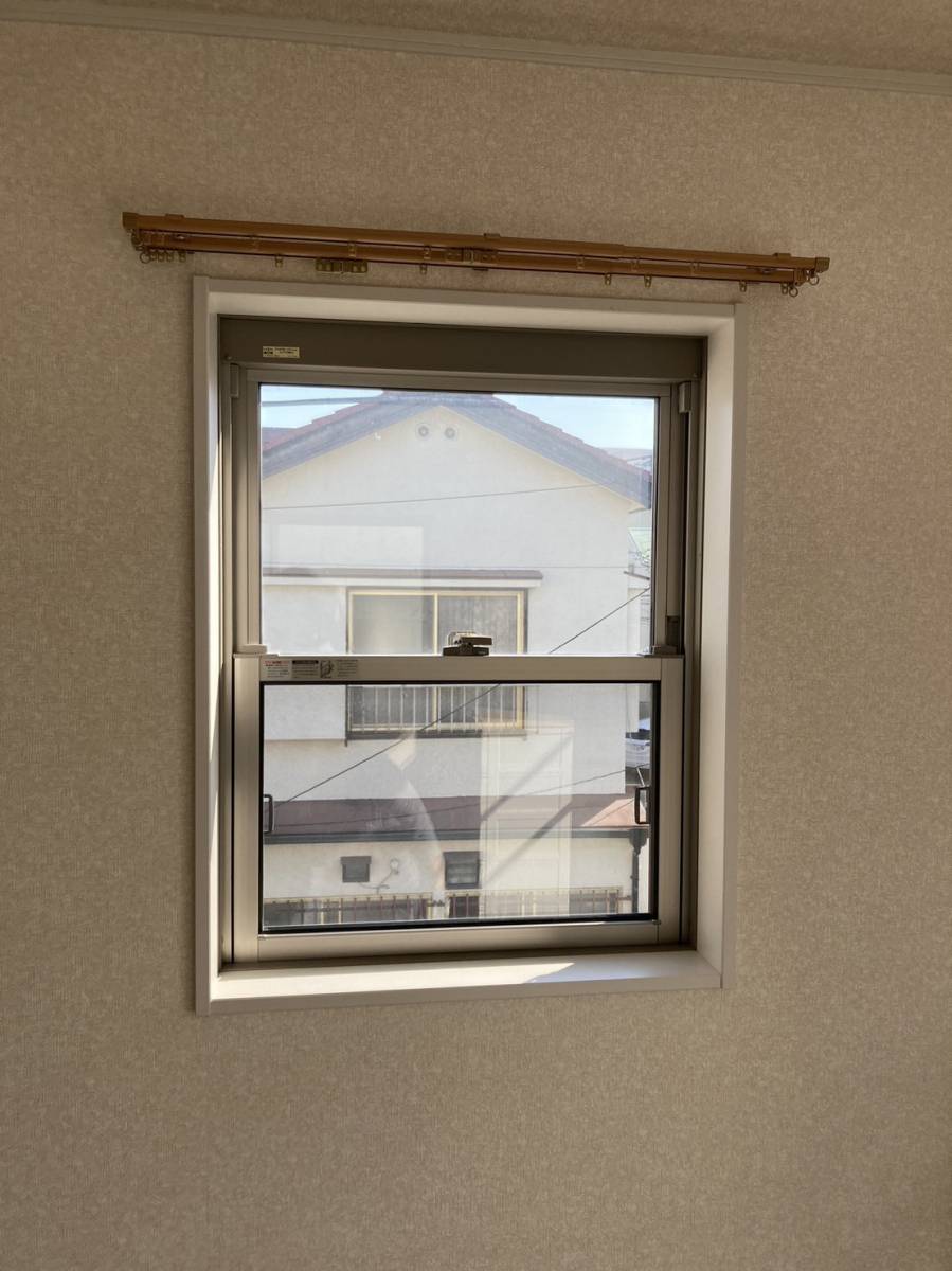 青梅トーヨー住器 上尾店の窓リフォーム　内窓　インプラスの施工前の写真2