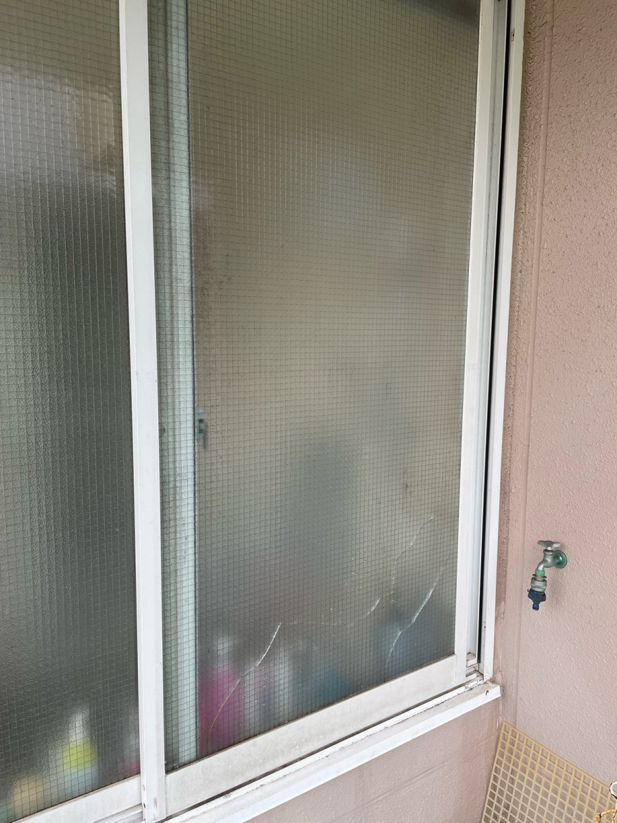 河津アルミの南伊豆町／硝子交換／防犯の施工前の写真1