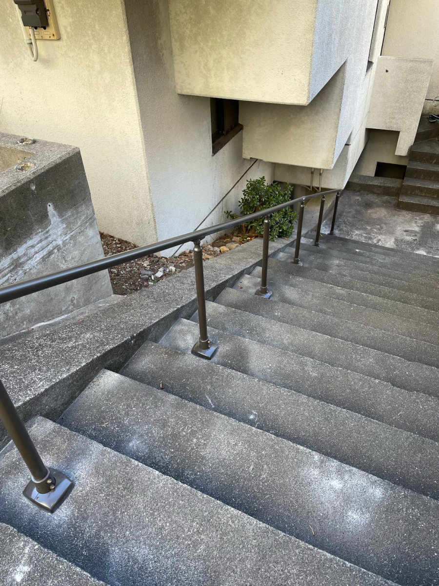 河津アルミの東伊豆町稲取/歩行者手すりの施工後の写真1