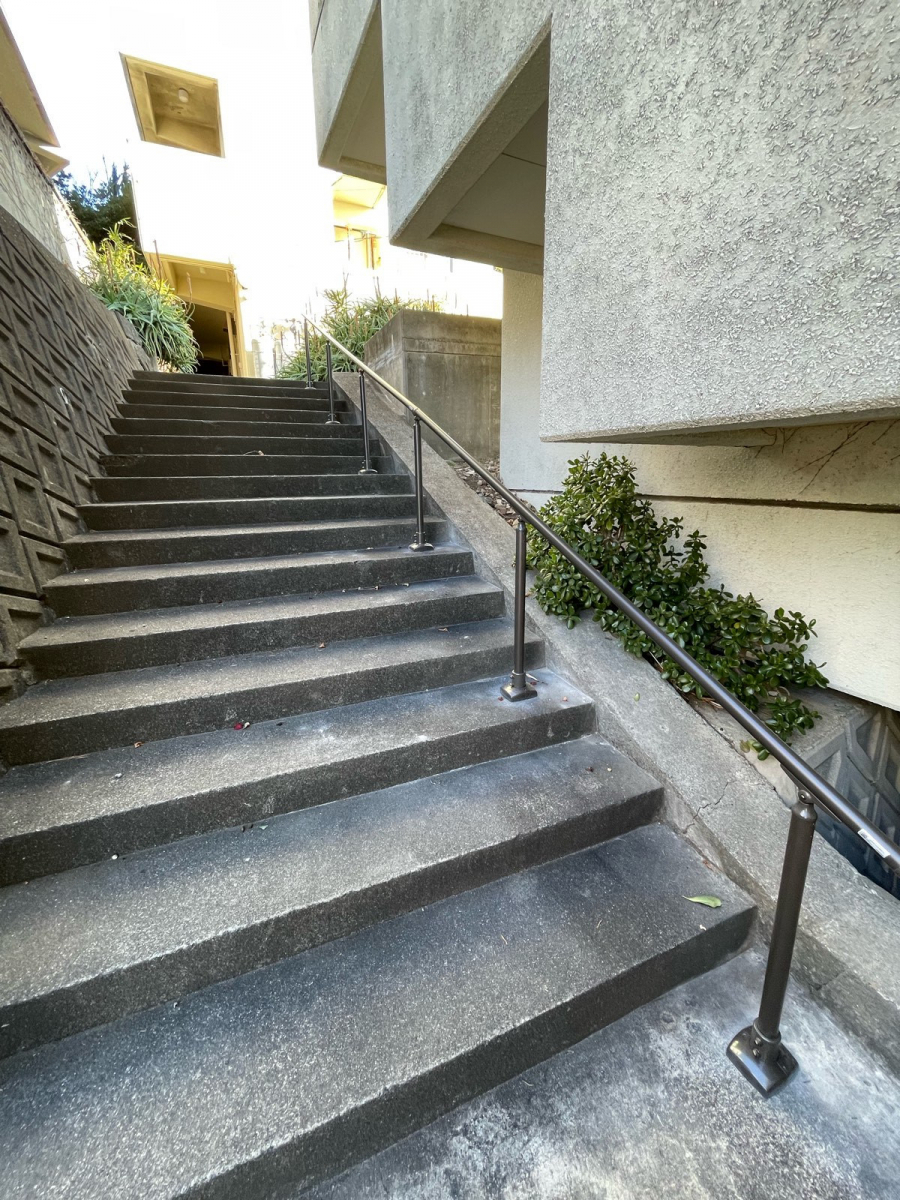 河津アルミの東伊豆町稲取/歩行者手すりの施工後の写真2