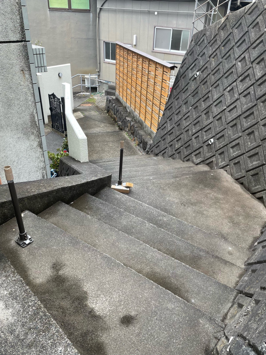 河津アルミの東伊豆町/歩行者手すりの施工前の写真1