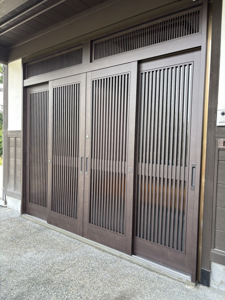 アルキャンの玄関引戸　取替工事の施工前の写真2