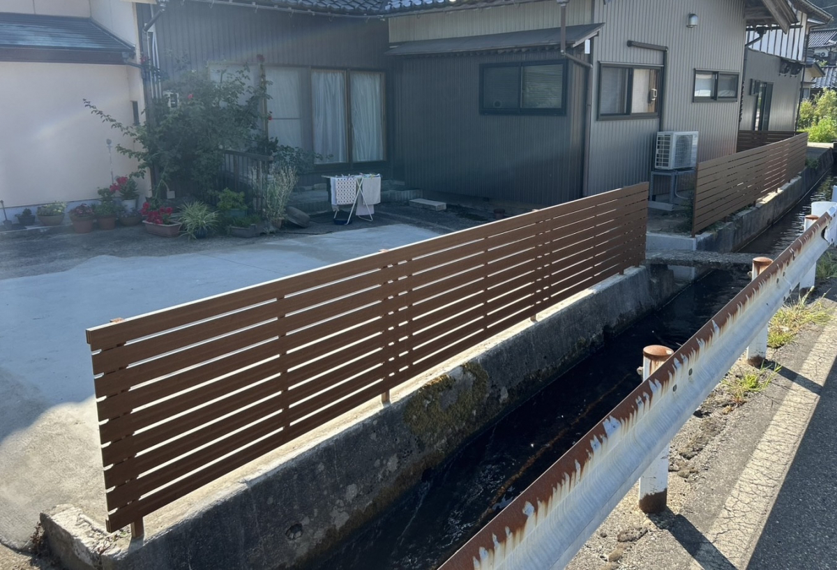 アルキャンのフェンス取付工事の施工後の写真2