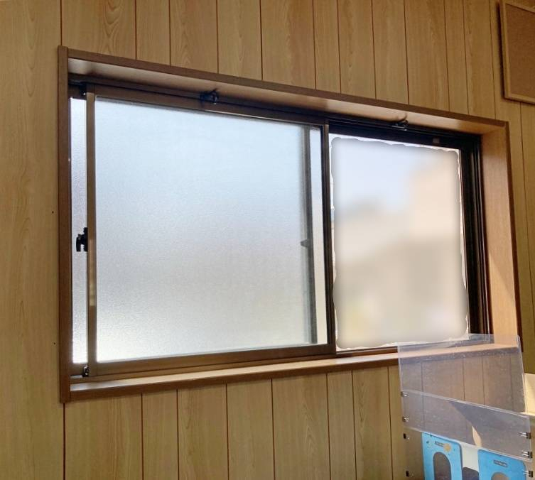 村島硝子商事の引違窓からFIX窓へのリフォームで、キレイな展示へ！！の施工前の写真2