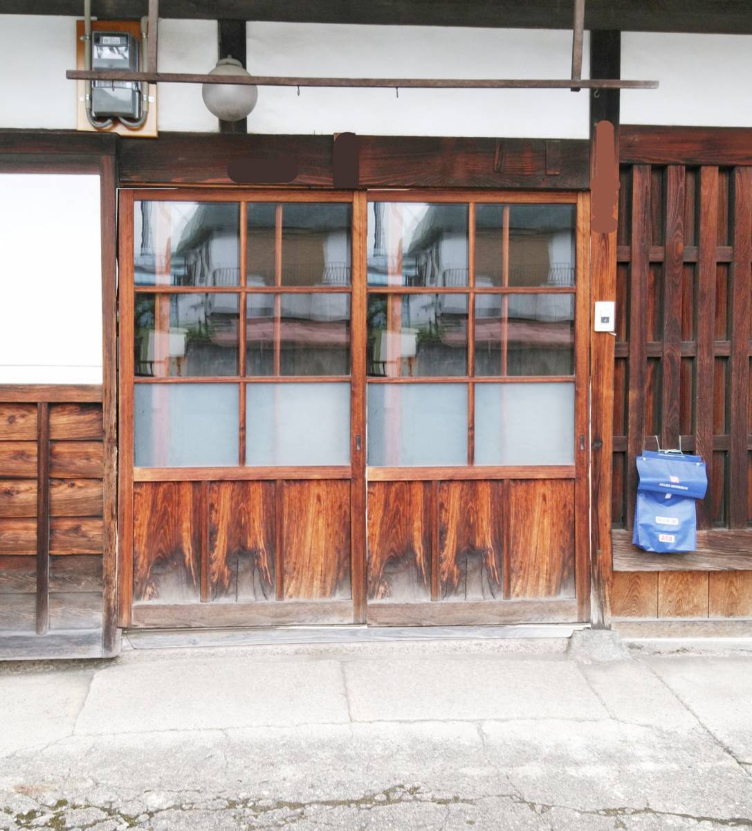 村島硝子商事の玄関引き戸取替の施工前の写真1