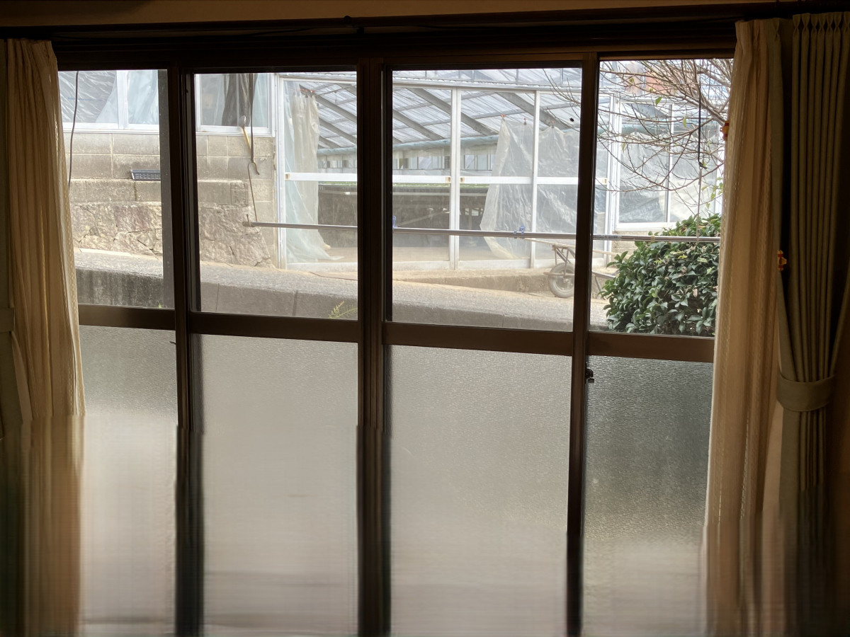 ＵＳＶトーヨー住器の【補助金】窓の交換リフォームで冬の寒さと視線を一気に解消！【広島】の施工前の写真2