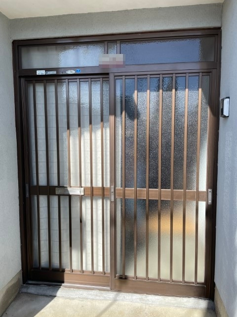 スリースターの玄関ドア　1dayリフォーム　京都市伏見区Y様の施工前の写真1