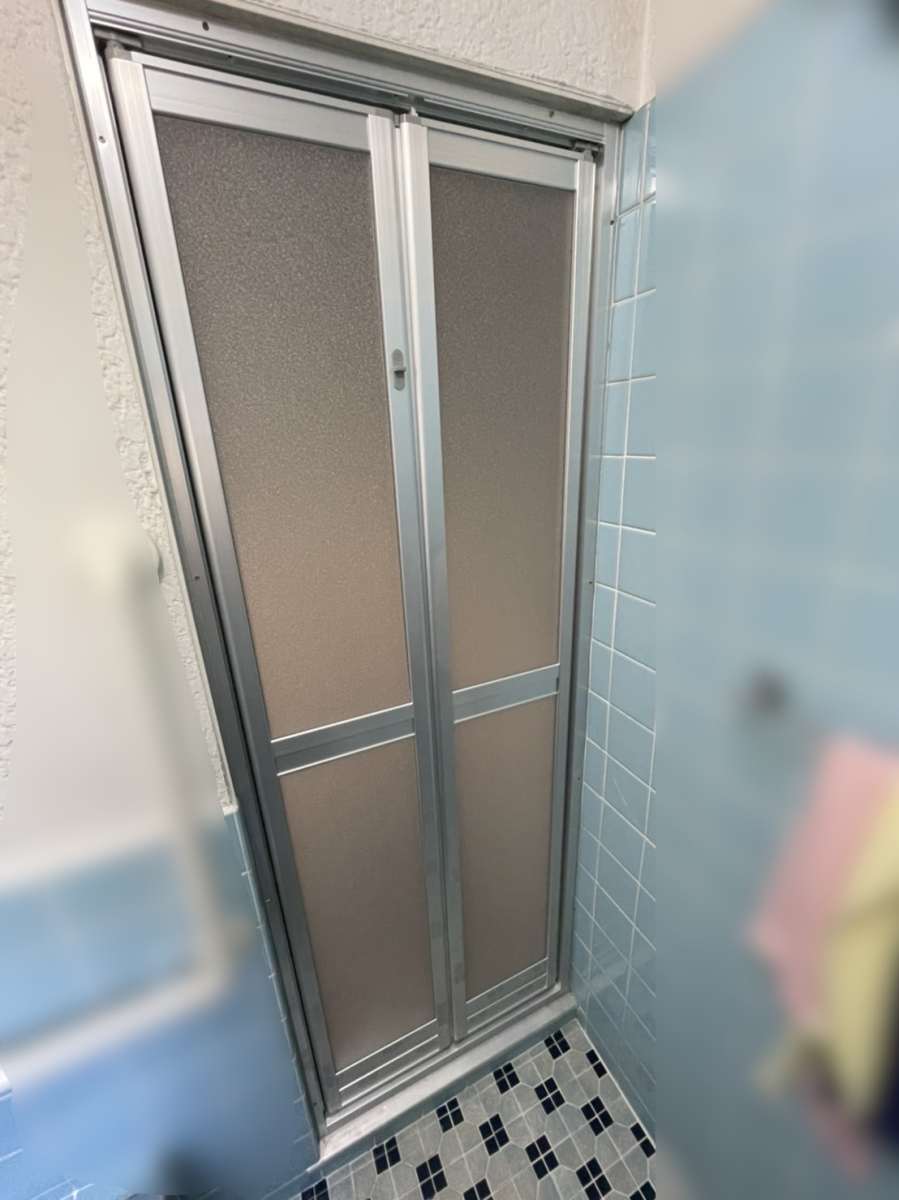 スリースターの浴室ドアの交換の施工後の写真1