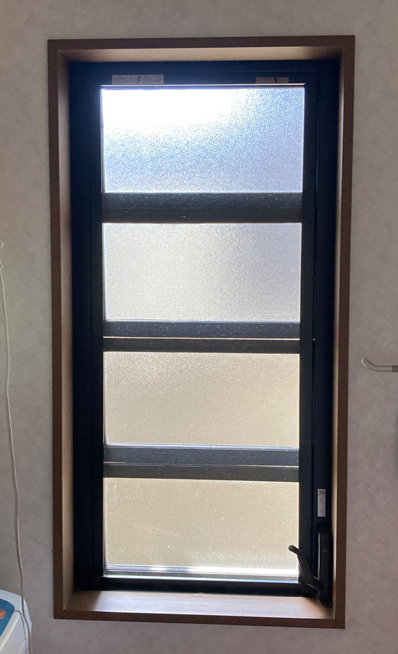 マルマン窓建工房の洗面所の窓リフォーム🥰✨の施工前の写真1